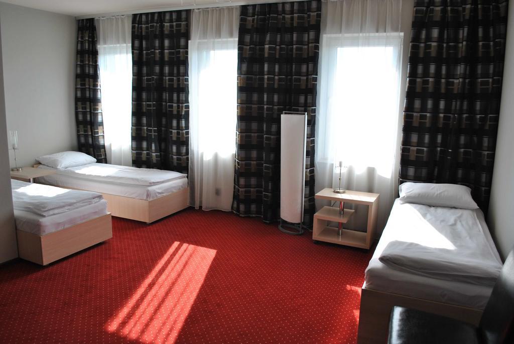 Royal Motel 3*